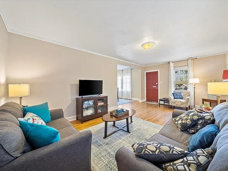1307 S Indianapolis Ave — Photo 5