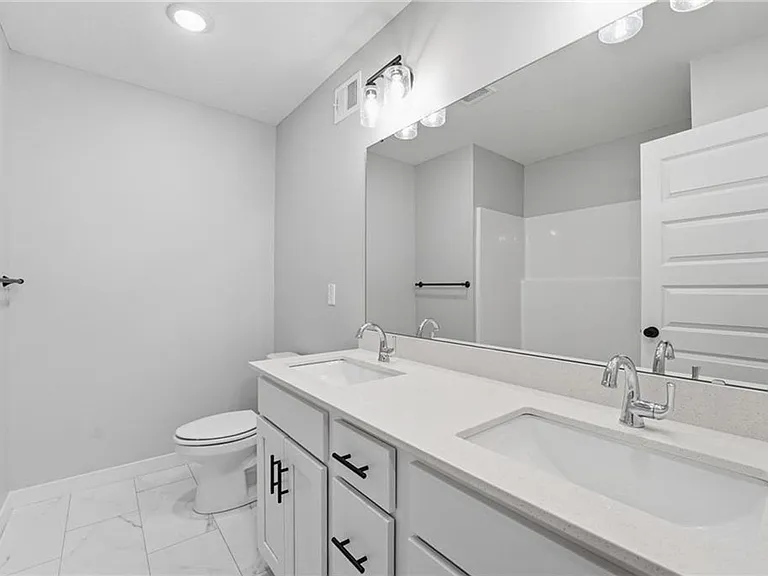 707 Glenn Cir — Photo 34