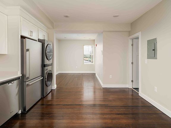 3rd image of 361 Admiral St #302