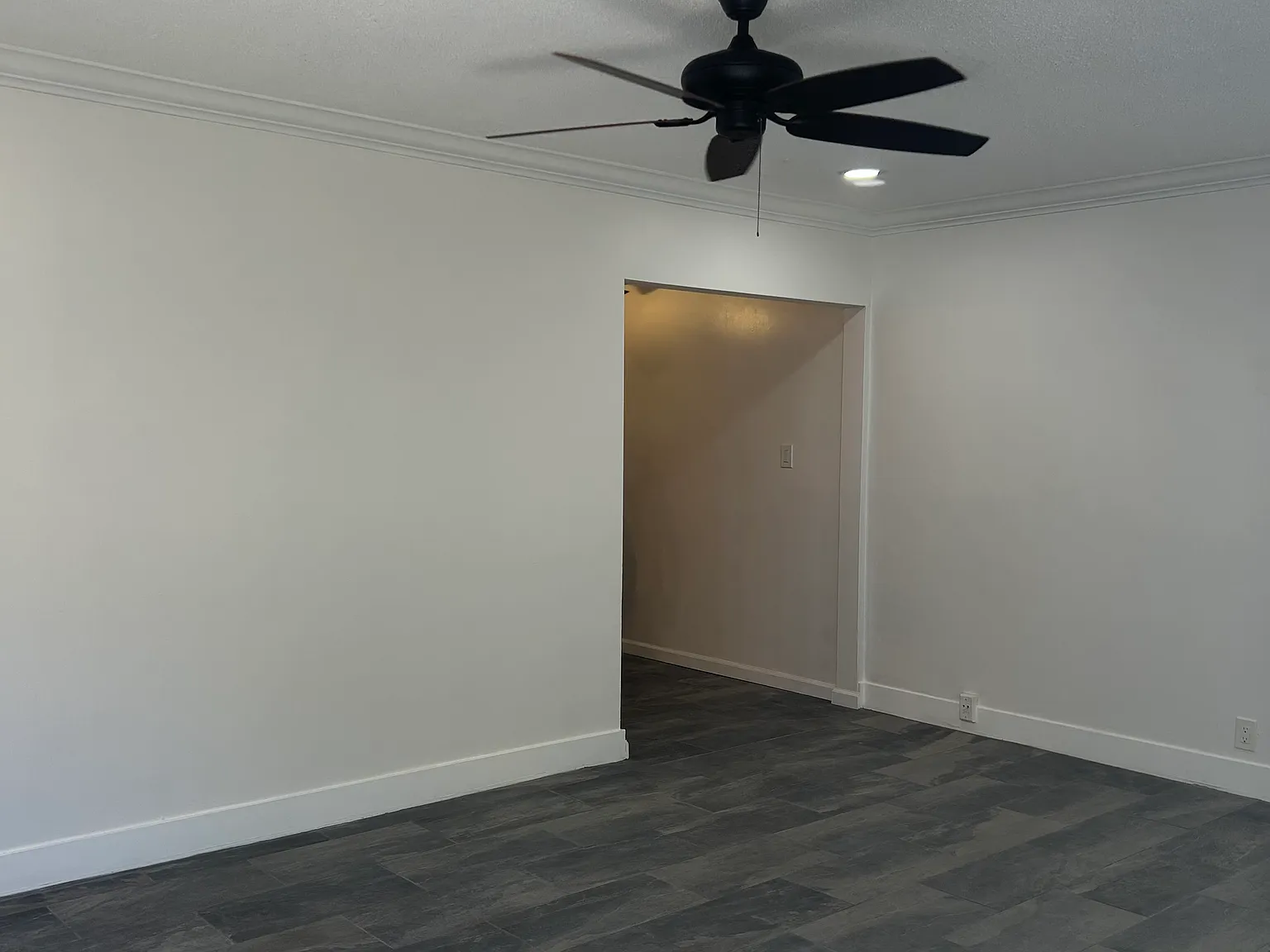 2 bed, 825 sqft, $2,400 — Photo 3