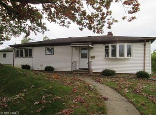 2805 Center Dr, Parma, OH