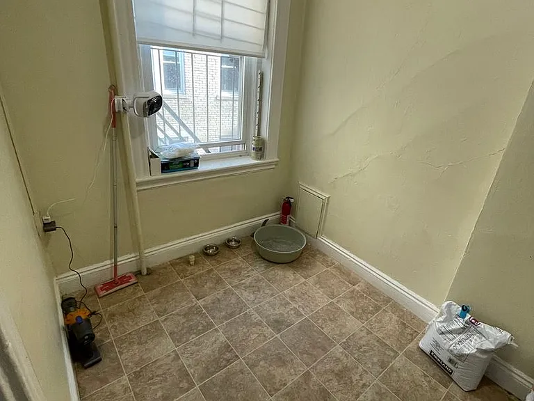 220 Kelton St #109 — Photo 4