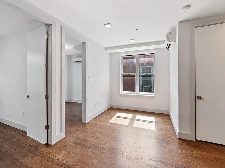 311 Woodbine St #2F — Photo 3