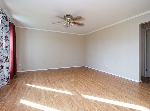 3rd image of 1054 Ash Dr
