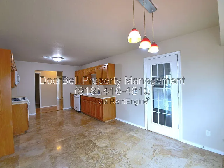 11621 S Mulberry Ln — Photo 8