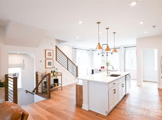 8026 Cedarsmith Ct, Charlotte, NC 28217