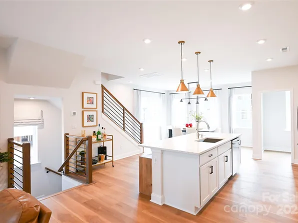 8026 Cedarsmith Ct, Charlotte, NC 28217