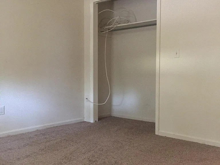 105 Princess Ln #B — Photo 15