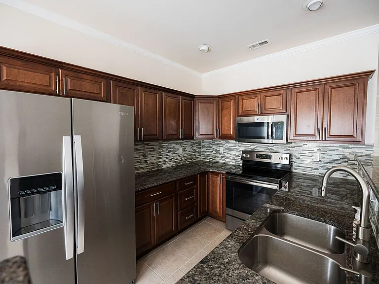 710 Central Park Ave — Photo 14