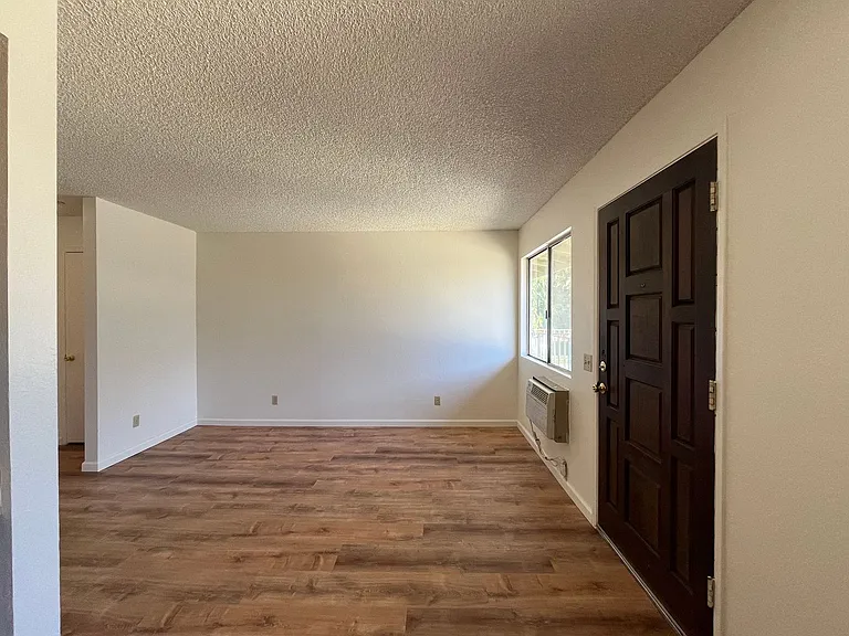 3041 Spring St — Photo 5