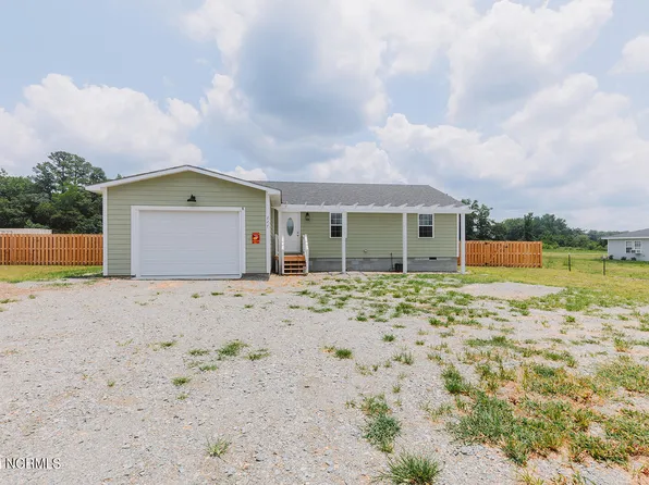 227 Hc Powers Road, Wallace, NC 28466