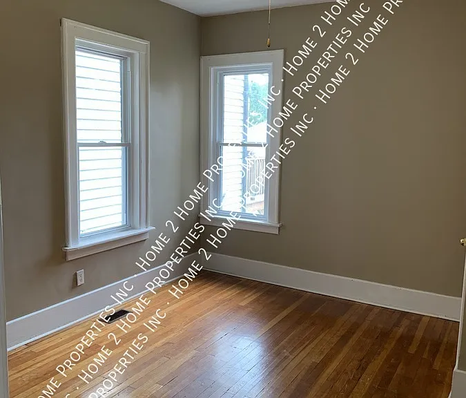 1182 Howard Ave #MAIN — Photo 4