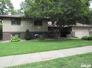 4809 W Lynnbrook Dr, Peoria, IL 61615