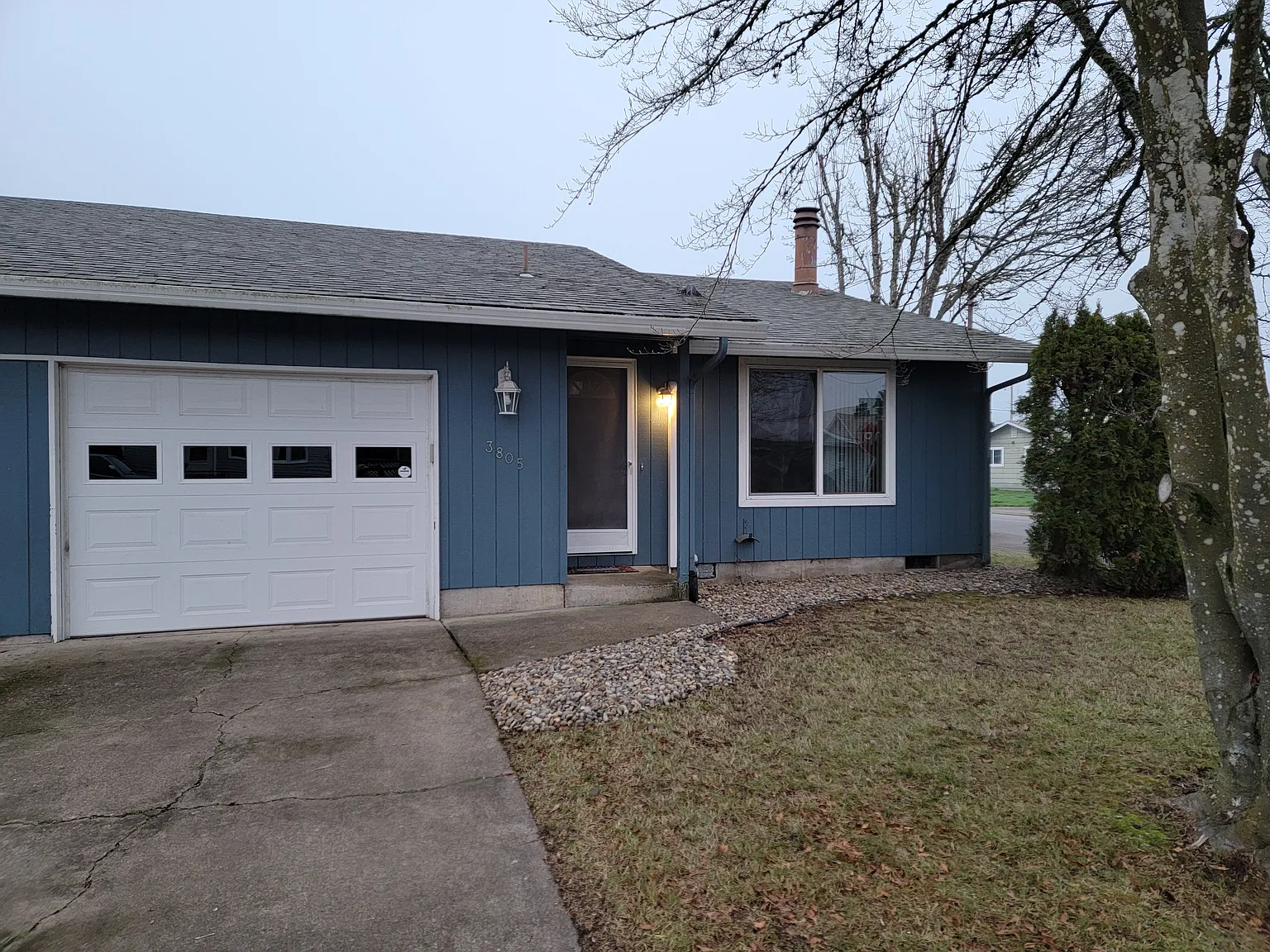 3805 E St photo 1