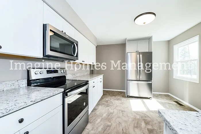 4 bed, 2.0 bath, 1762 sqft, $2,695 — Photo 4