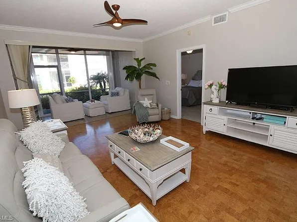 7058 Barrington Cir APT 102, Naples, FL 34108
