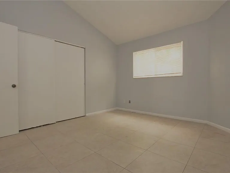 3413 NW 44th St #201 — Photo 17