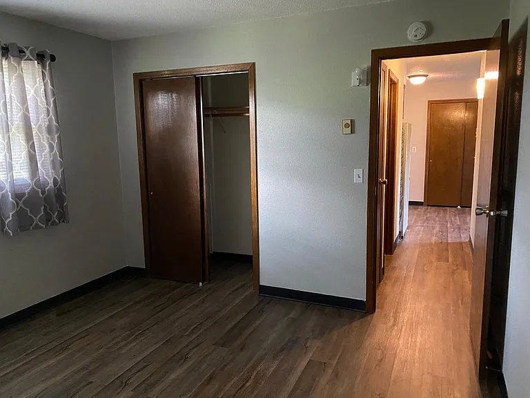 204 E 2nd St #7 — Photo 3