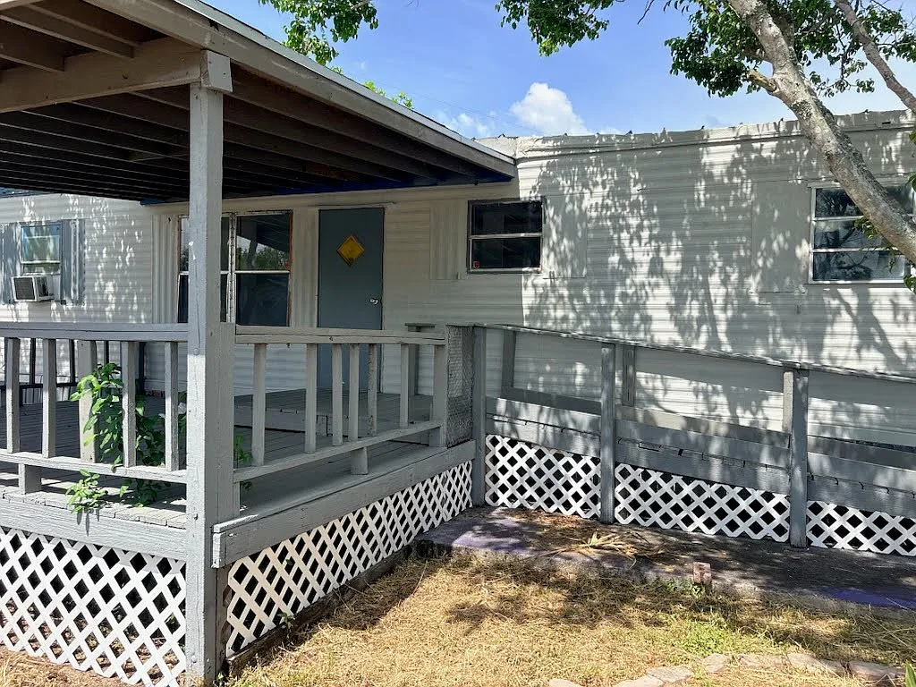 2 bed, 750 sqft, $1,500 — Photo 1