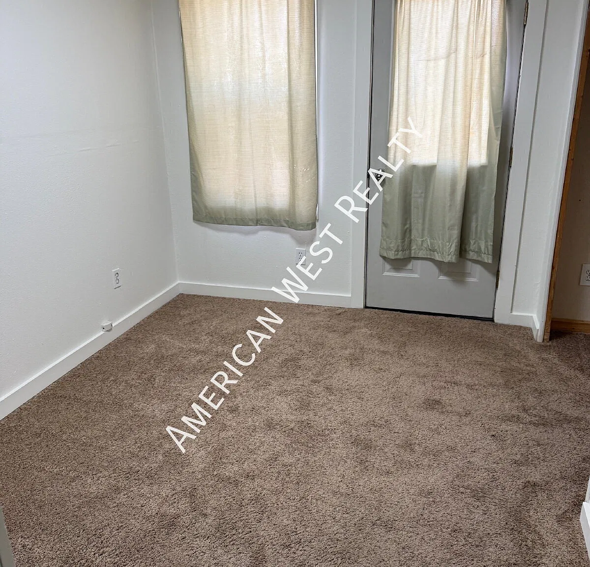 2 bedroom, 1 bath — Photo 2