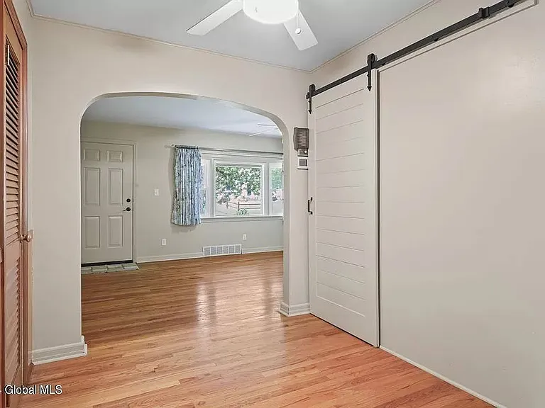 19 Buell Ave — Photo 7