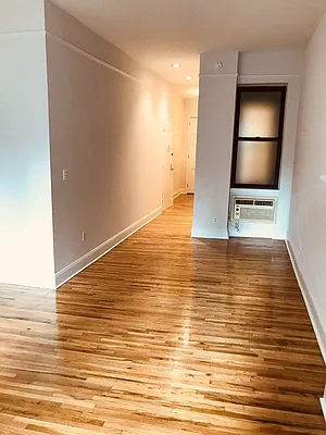 Rented by Metropolis Real Estate of Manhattan | media 37