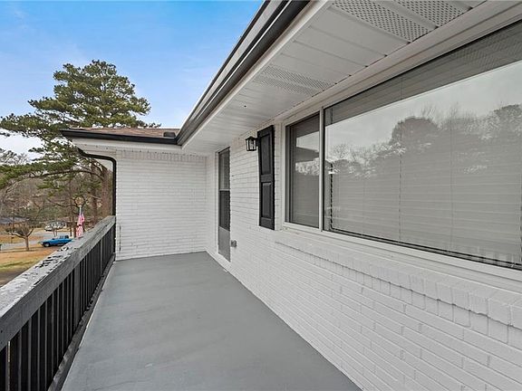 3rd image of 3986 Phylis Pl