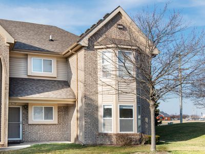 15129 Northpointe Dr, Sterling Heights, MI, 48313