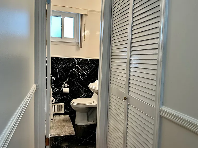306 Jefferson Ave #1 — Photo 12