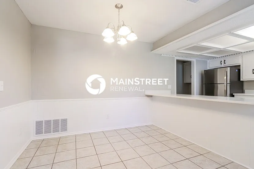 1113 N Patterson Dr — Photo 4