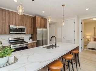 3045 W Irving Park Rd #501, Chicago, IL 60618