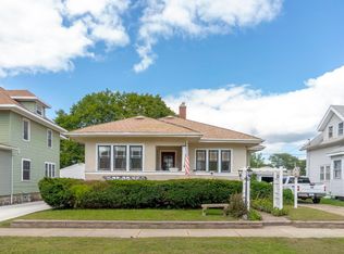 2006 W 3rd St, Waterloo, IA 50701