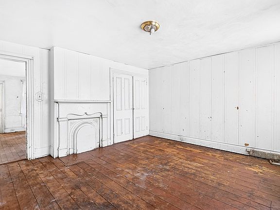 4th image of 854 Suismon St