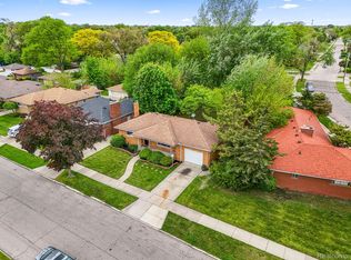 16183 Veronica Ave, Eastpointe, MI 48021