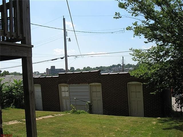 2nd image of 3627-3629 Gustine Ave