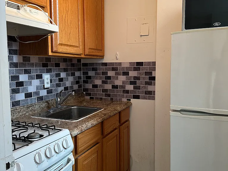 1121 Arlington Blvd #702 — Photo 8