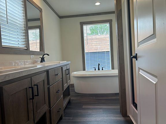 4th image of 1322 Century Plaza Dr #617