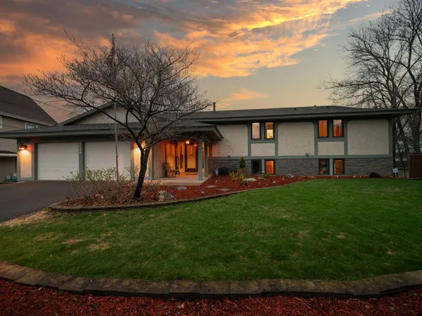 8446 Shadyview Ln N, Maple Grove, MN 55311