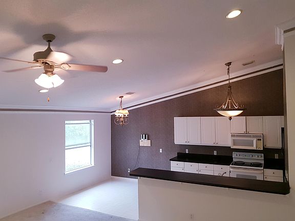4th image of 1853 Edgewood Dr