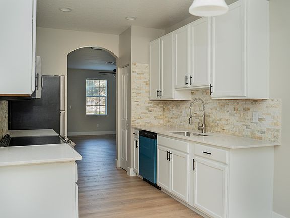 3rd image of 1906 SE Interlachen Drive