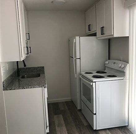 2nd image of 2351 Beechmont Ave #14