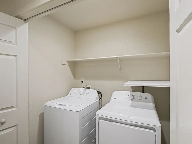 Saratoga West Apartments — Photo 13