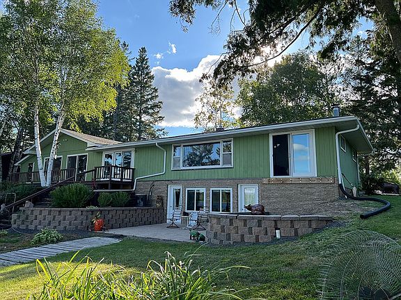 Riverside /walkout basement
