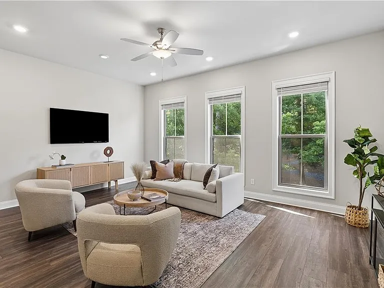 857 Constellation Dr — Photo 13