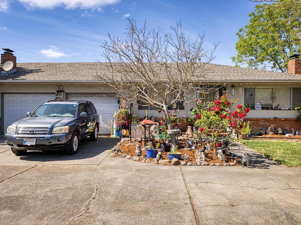 2nd image of 827 McMinn Avenue W #829