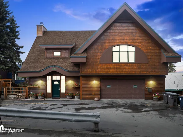 548 Coastal Pl, Anchorage, AK 99501