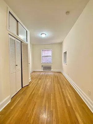 Rented by Waverly Realty Associates | media 28