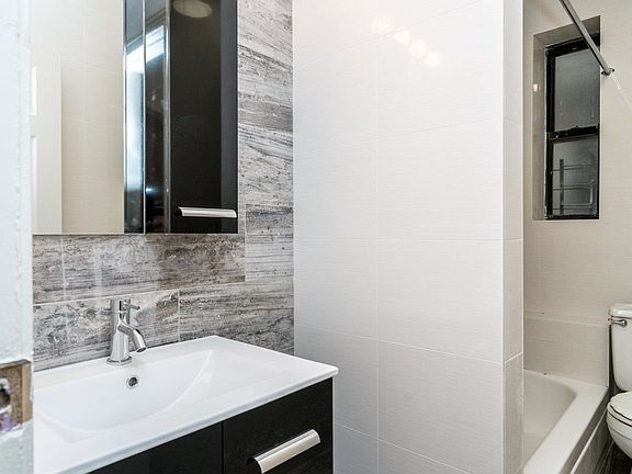 5th image of 107 Van Buren St APT 5B