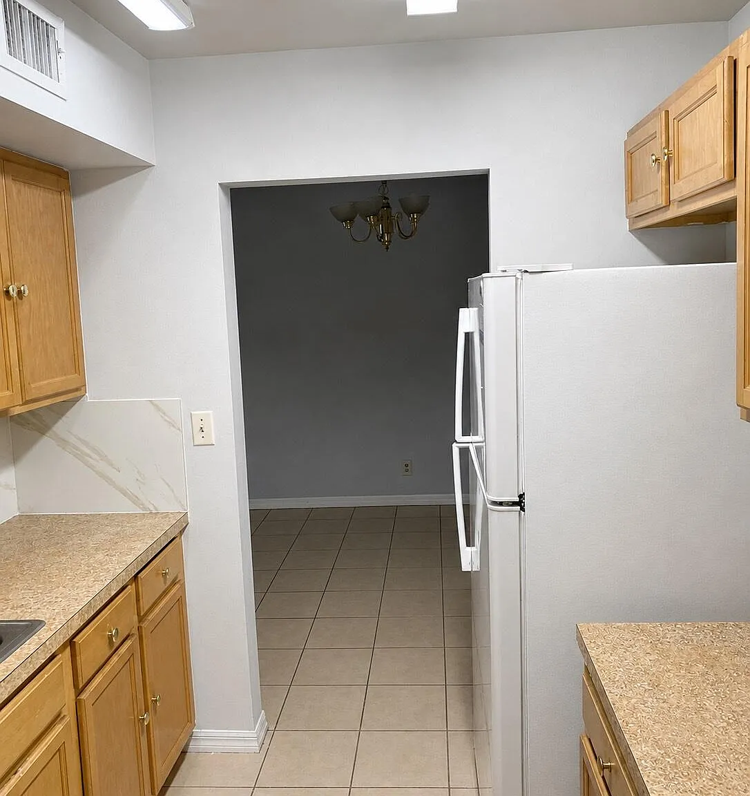 2 bed, 2.0 bath, 1060 sqft, $1,800 — Photo 2