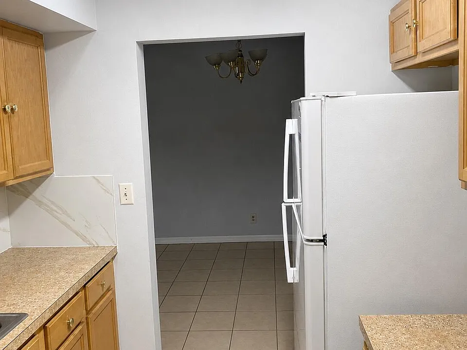 2800 NW 55th Ave #2C